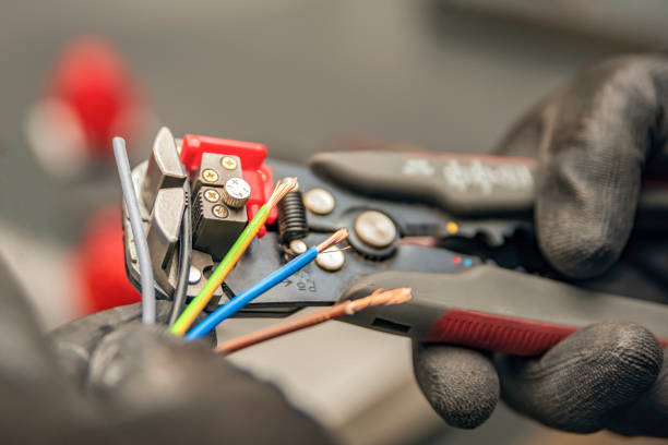 Best Licensed Electrician  in Salix, PA